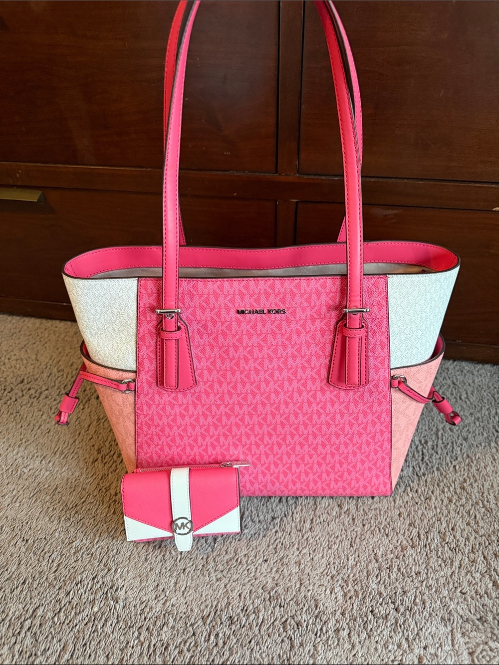 Michael Kors Pink Signature Colorblock Tote with matching Wallet - Picture 4 of 5